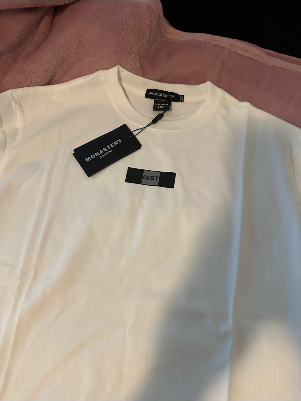 Louis Vuitton White Short-Sleeve Crew Neck Tee with Subtle Front Logo